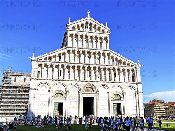 Tourists, Cathedral of Santa Maria Assunta, Cathedral, Pisa, Florence, Tuscany, Italy, Europe