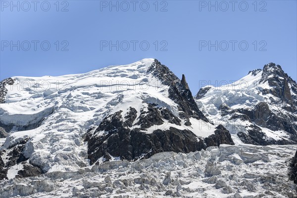La Jonction, glacier tongue, Glacier des Bossons meets Glacier de Taconnaz, summit of Mont Maudit