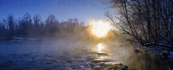 Sunrise on the Isar, Isar floodplains in winter, near Arzbach, Lenggries, Upper Bavaria, Bavaria,