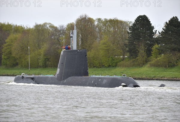 Warship, submarine, submarine TKMS Submarine 01 sailing in the Kiel Canal, Kiel Canal,