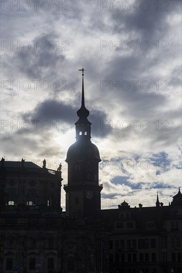 Rainy weather in Dresden's old town. The steep winter sun emphasises the silhouettes of the