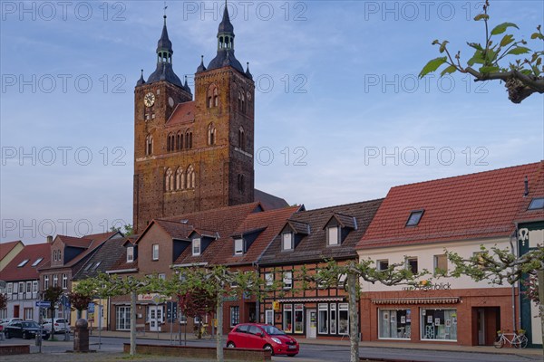 The Große Brüderstraße with half-timbered houses and the Petrikirche church in the town centre of