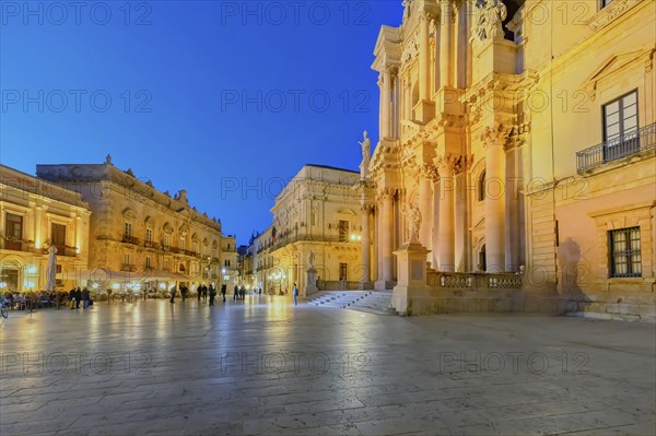 Piazza Duomo, Ortygia, Syracuse, Sicily, Italy, Europe