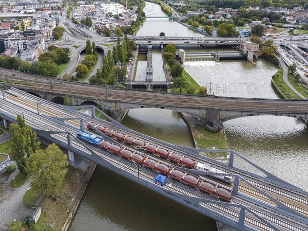 Load test on the Neckar Bridge, aerial view. Due to the unusual design, dimensional checks are