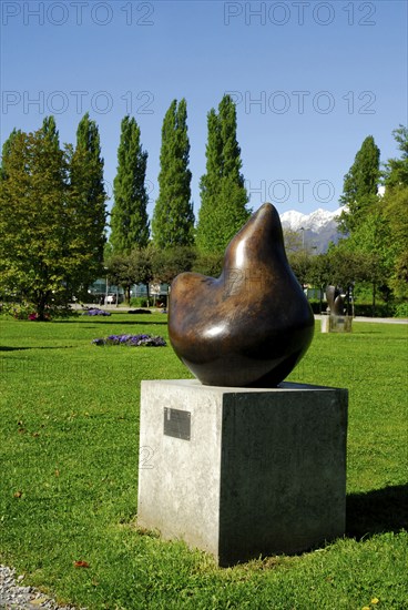 Sculpture Larme de galaxie, Ticino, sculpture, 1962, by Jean Arp, Giardini Arp, Locarno, Ticino,