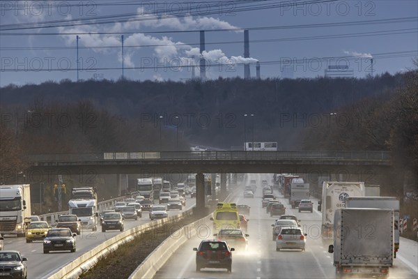 Motorway A3 between Opladen and Leverkusen, rainy weather, autumn, heavy traffic, in the background