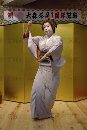 Geisha in traditional costume dancing, Omori, Tokyo, Japan, Asia