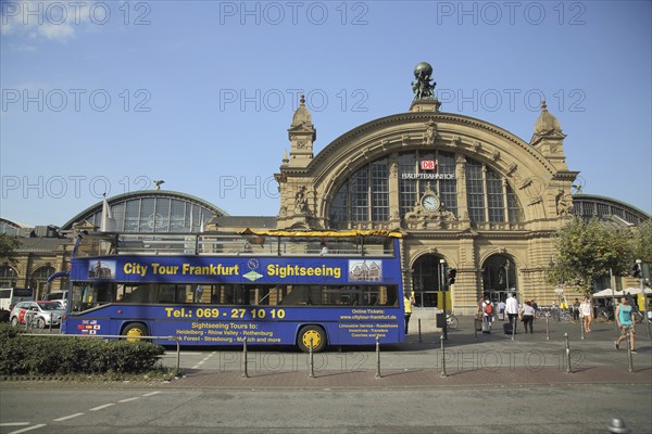 Building from the main station with City Tour Sightseeing Bus, Omnibus, Tourist, City Tour, City,