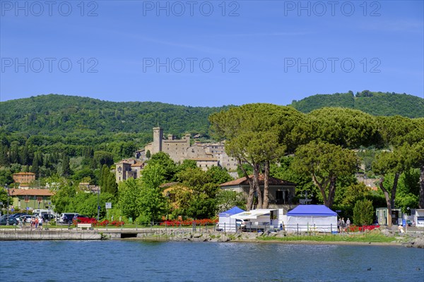 Lago di Bolsena, Lake Bolsena, with Rocca Monaldeschi della Cervara, Bolsena, Lazio, Italy, Europe