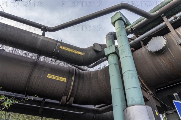 Pipelines for district heating, coke oven gas, blast furnace gas, at the Thyssenkrupp Steel site in