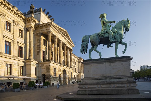 Palace on Palace Square with equestrian statue of Duke Carl Wilhelm Ferdinand, Brunswick, Lower