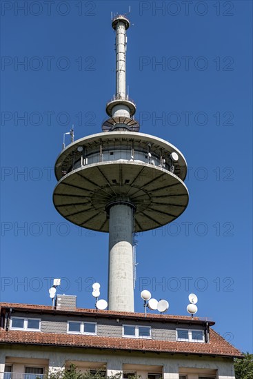 Telecommunications tower of Deutsche Telekom, transmission tower with antennas, Hoherodskopf