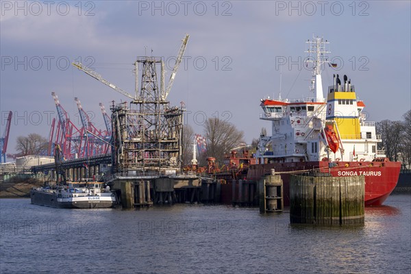 Port of Hamburg, Elbe, shipping traffic, Ölfleethafen, tankers, Hamburg, Germany, Europe