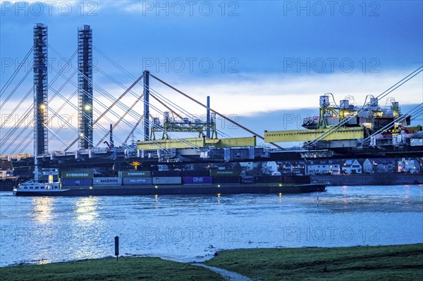 New construction of the Neuenkamp motorway bridge on the A40, over the Rhine near Duisburg, shortly