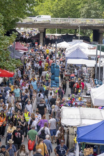 Flea market at the summer festival at the Gruga in Essen, 10-day funfair at Messe Essen, with one