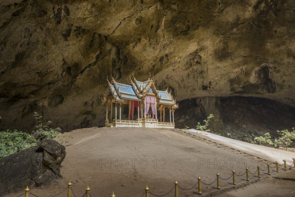 Phraya Nakhon Cave, Hua Hin, Prachuap Khiri Khan Province, Thailand, Asia