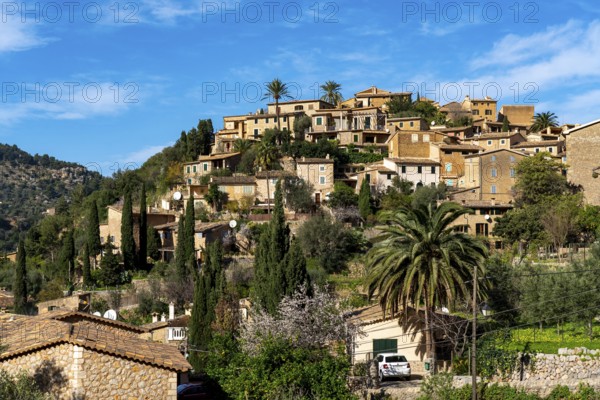 The village of Deià, in the north-west of the island, Serra de Tramuntana, Majorca, Spain, Europe