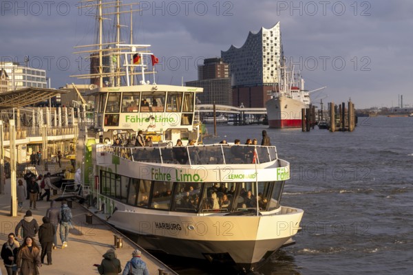 Port of Hamburg, St. Pauli Landungsbrücken, HADAG harbour ferries, Elbe Philharmonic Hall, Hamburg,