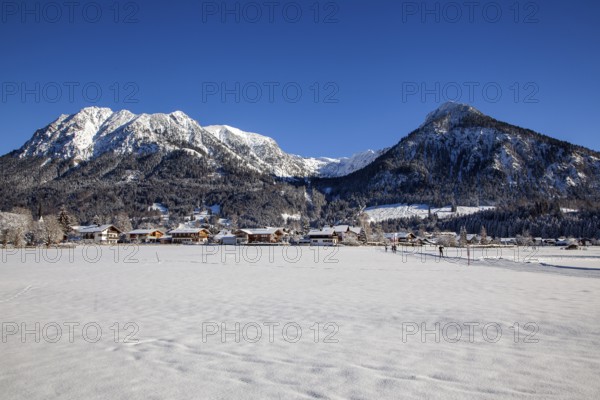 Winter landscape, snowy landscape, view of Oberstdorf, behind Rubihorn, Gaisalphorn, Geißfuß,