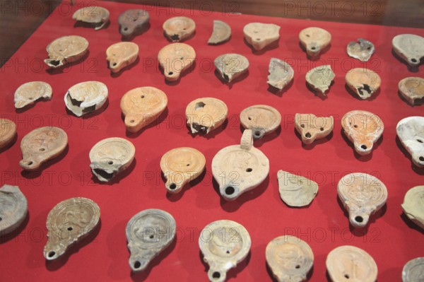 Clay oil lamps, Museo Nacional de Arte Romano, national museum of Roman art, Merida, Extremadura,