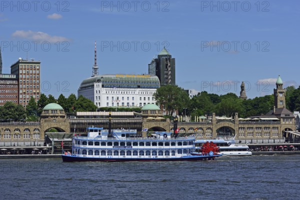 Europe, Germany, Hanseatic City of Hamburg, St. Pauli, Landungsbrücken, Elbe, view over the Elbe to