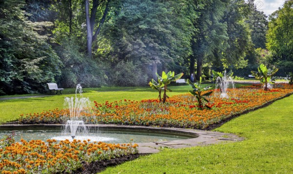 Fountain avenue in the spa gardens, spa town Bad Pyrmont, Lower Saxony state spa, Emmer, Emmertal,