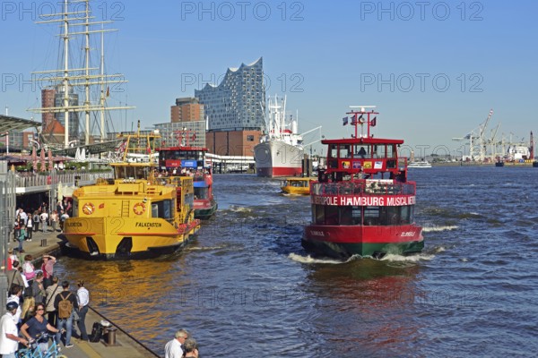 Germany, Hamburg, HafenCity, view to Elbe Philharmonic Hall, Hamburg's new concert hall, glass