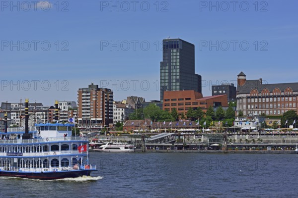 Europe, Germany, Hanseatic City of Hamburg, St. Pauli, Landungsbrücken, Elbe, view over the Elbe to