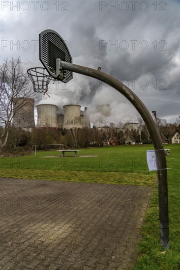 Lignite-fired power station, RWE Power AG Niederaußem power station, Auenheim district, directly at