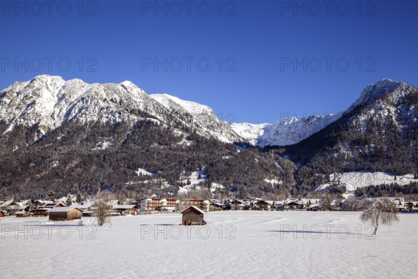 Winter landscape, snowy landscape, view of Oberstdorf, behind Rubihorn, Gaisalphorn, Geißfuß,
