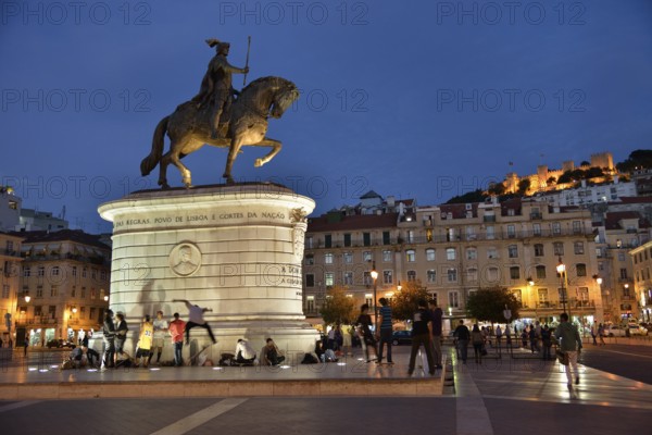 Bronze equestrian statue of João I in the Praça da Figueira square, Lissabon, Portugal, Europa,