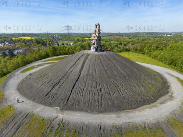Rheinelbe spoil tip in Gelsenkirchen, 100 metre high spoil tip, landscape park, with the sculpture
