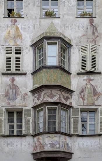 Old historic house façade, Piazza del Municipio, Town Hall Square, Rathausplatz, Bolzano,