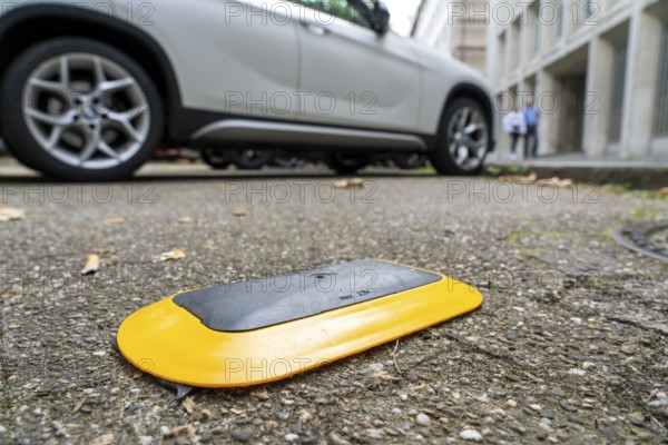 Sensors for car park occupancy for smart poles, intelligent street lamps, test run, EON and the