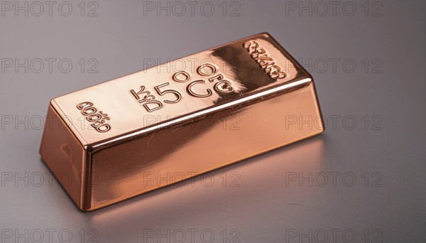 Material, metal, copper, a copper ingot with 5kg, symbolic photo