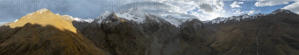 Panorama, Mountain landscape in the evening light, Mountain hut Martin-bush-Hütte, Niedertal in