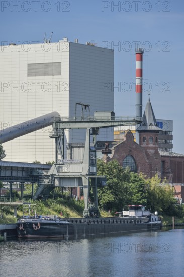 Unloading of a coal steamer, Moabit thermal power station, Berlin-Spandauer Schifffahrtskanal,