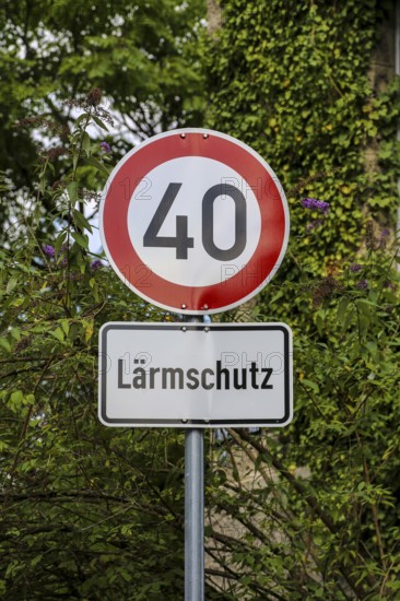 Traffic sign 274-40, speed limit 40 km/h, round traffic sign, noise protection, lettering, letters,