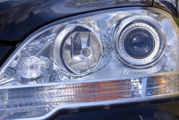 Mercedes, headlights