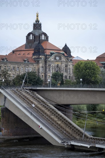 Partial collapse of the Carola Bridge in Dresden, 11/09/2024