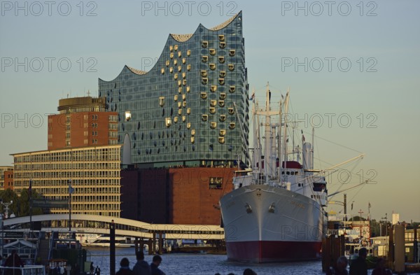 Germany, Hamburg, HafenCity, view to Elbe Philharmonic Hall, Hamburg's new concert hall, glass