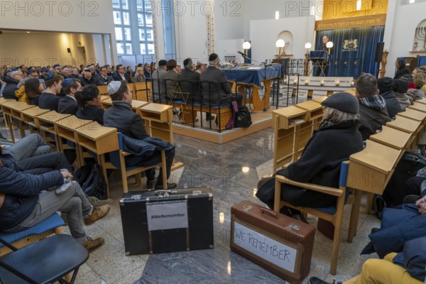 Suitcase march in Recklinghausen, for the 2nd time over 500 people walk through Recklinghausen,