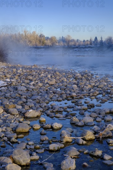 Sunrise on the Isar, Isar floodplains in winter, near Arzbach, Lenggries, Upper Bavaria, Bavaria,