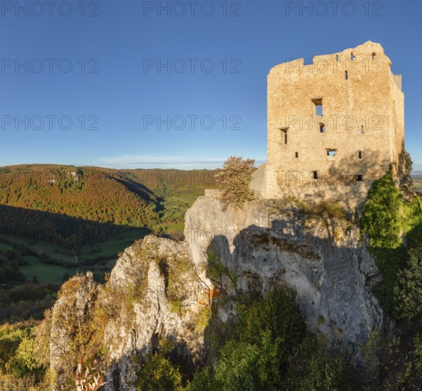 Reussenstein castle ruins above the Neidlinger Valley, Baden- Württemberg, Germany, Reussenstein