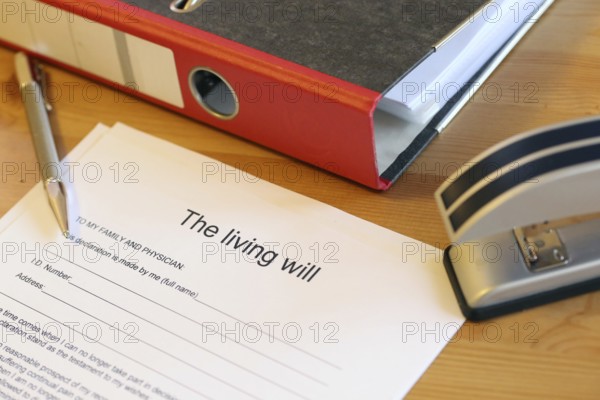 Symbolic image: Healthcare proxy, living will (English)