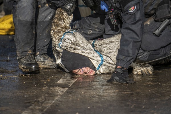 Beginning of the eviction of the Lützerath hamlet, camp of climate activists and squatters, at the