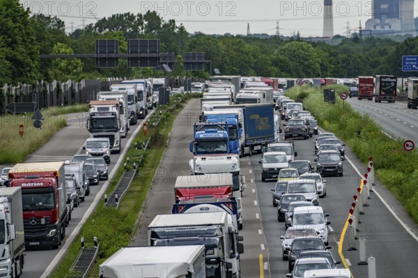 Traffic jam on the A2 motorway near Bottrop, behind the Bottrop motorway junction, in the direction