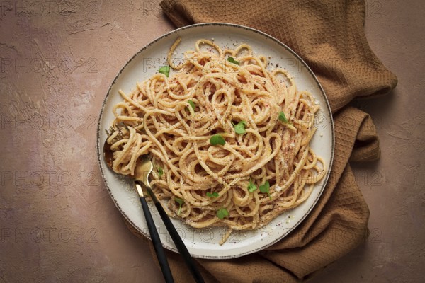 Spaghetti carbonara, in creamy garlic sauce, pasta in white sauce, homemade, no people