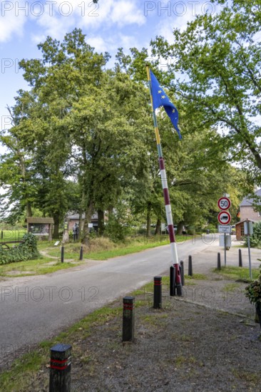 The so-called Green Border, at the former border crossing Grenzweg near Straelen-Kastanienburg and