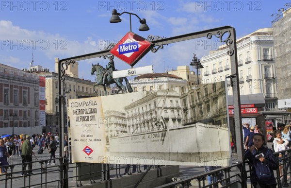 Sol metro station sign, Plaza de la Puerta del Sol, Madrid city centre, Spain, Europe